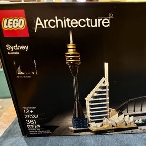 PRE-Built LEGO Architecture "Sydney" 21032 INCL: ALL pieces, manual & box.